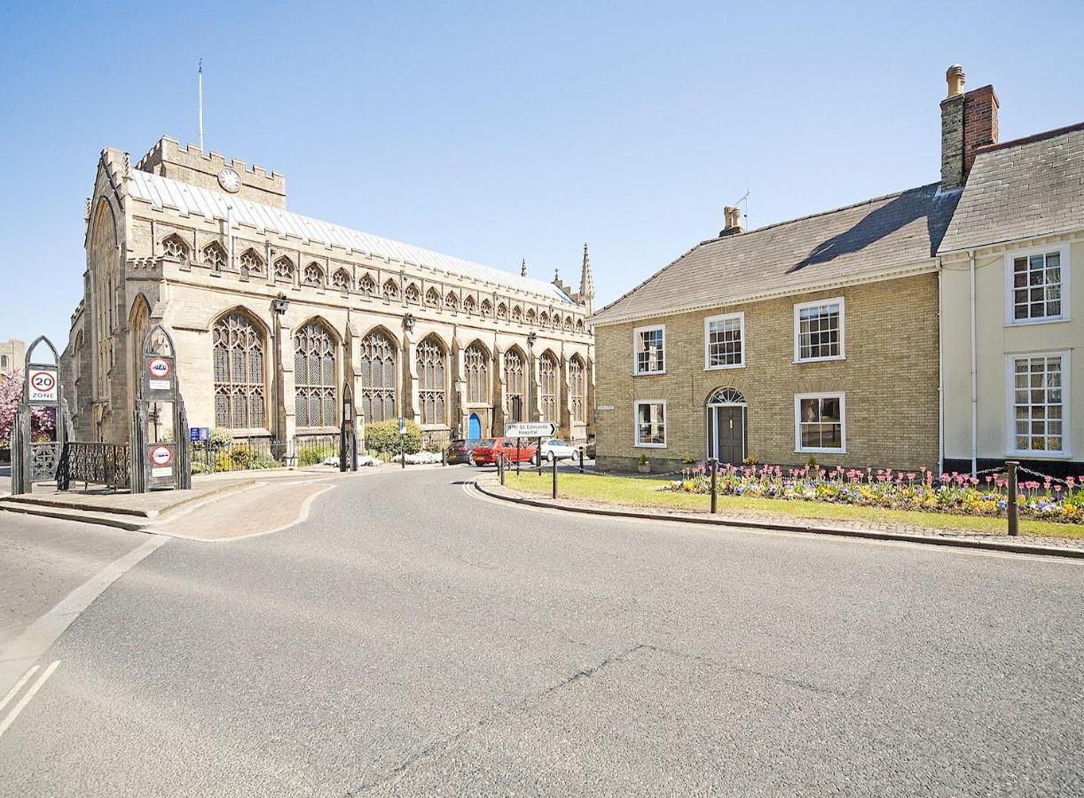 Crownplace Bury St. Edmunds Esterno foto