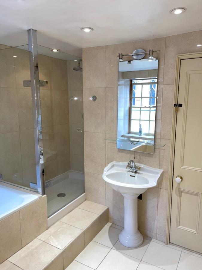 Crownplace Bury St. Edmunds Esterno foto