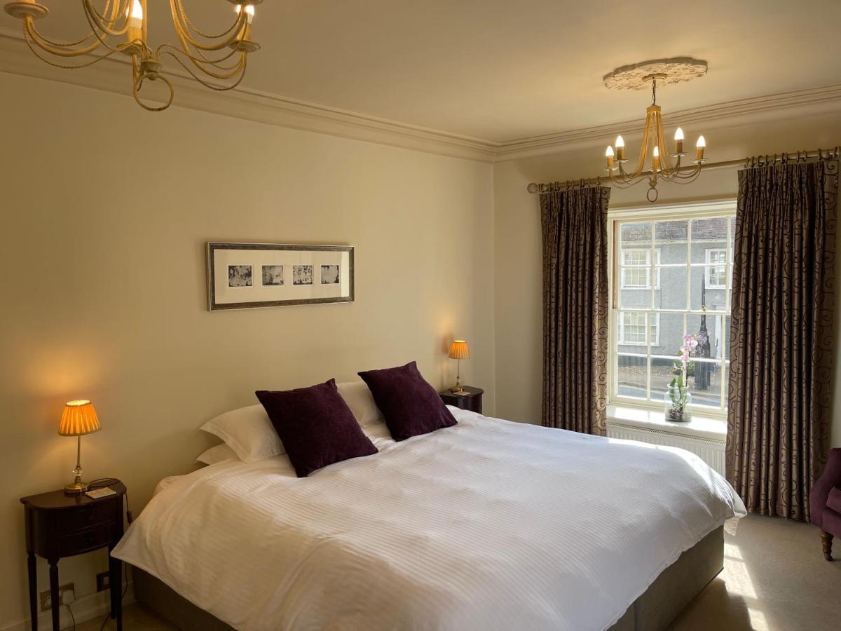 Crownplace Bury St. Edmunds Esterno foto
